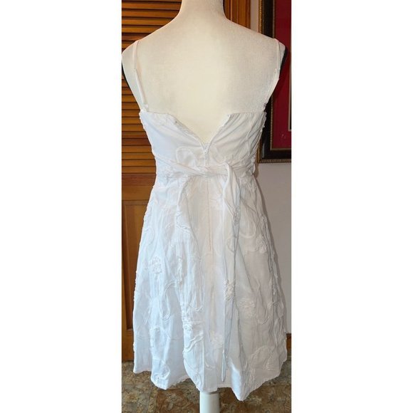 A. Byer Sweet Heart White Dress — 5 - Picture 3 of 12